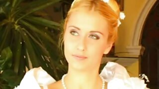 Pusaudžu skaistule sniedz viņam roku karstā POV videoklipā