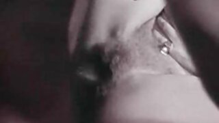 Total MILF noķer savu padēlu ar savu blondo gf