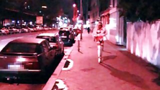 Pusaudžu karsējmeitene fucked, kamēr atrodas apcietinājumā